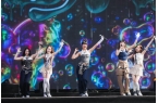 温成都开唱！头晕中暑跪地：真的快撑不住p